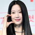 タトゥーも大胆披露…「ほぼ全部見えてる」衣装で話題となったムン・ガヨン、圧巻美貌に視線釘付け【独自写真】
