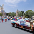 Mrs. GREEN APPLEが東京ディズニーランドにサプライズ登場！「幸せな気持ちでいっぱい」 画像