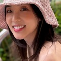 「全部脱ぐ」発言が話題に、30kg台でも“出るところは出てる”妖艶プールサイド　韓国歌手が夏本番【PHOTO】 画像