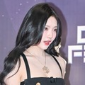 “ほぼ下着”衣装が話題に！aespa・ニンニン、グラマラス体型あらわな衝撃ビジュアルに反響「服着て…」【PHOTO】 画像