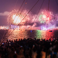 海から見る花火は格別の美しさ