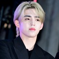 SEVENTEEN・エスクプス、“背中タトゥー”初公開でファン騒然…「狂わせにきてる」「かっこいい」と反響【PHOTO】 画像