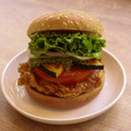 国産夏野菜のバジルチキンバーガー