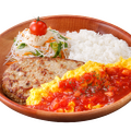 角切りトマトがゴロゴロ！びっくりドンキー、16日より「トマト弾けるハンバーグ」フェア開催 画像