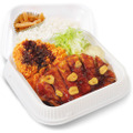 ＜テイクアウト＞トンテキとチキンカツの合い盛り弁当(税込1,069円)