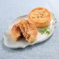 あか牛ミートパイ　594円(1個)