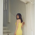 桜井日奈子、ニットワンピ着こなした見返り美人カット公開！……2026年カレンダーブック 画像