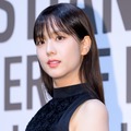“AIが想像したミューズ”に変身…BLACKPINK・ジス、未来都市を舞台に別次元のオーラを披露 画像