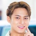 SEVENTEEN・ミンギュ、タンクトップ姿で際立つ引き締まった体型！無邪気な笑顔も「沁みる」【PHOTO】