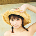 “特撮美女”宮崎あみさ、3年ぶり水着グラビアで美バスト披露！『FLASH』表紙に登場 画像