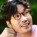 急逝した韓国俳優ソン・ヨンギュさんの葬儀しめやかに　喪主は妻と娘2人、Netflixや共演俳優から多数の弔花 画像