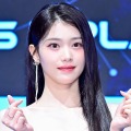 Kep1er・シャオティン、縦線くっきりウエスト＆美デコルテの圧巻スタイル「ビジュ担の女神」【PHOTO】 画像