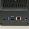 UGREEN DXP2800背面の各種ポート