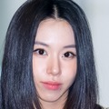 腕にはタトゥーがチラリ　TWICE・チェヨンが美貌際立つ“へそ出し”オフショット公開【PHOTO】 画像