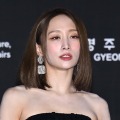 KARA・ニコル、胸元開いた衣装で際立つボリューム感！肩のタトゥーも堂々公開「美しすぎる」【PHOTO】 画像