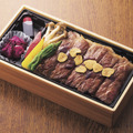 「近江牛ステーキ重」2,970円(1折)