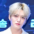 ジェジュン、宮殿のような母校に似合う輝かしい美貌でファンを虜に「母校の英雄」「若返ってる？」【PHOTO】 画像
