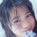『林芽亜里 anniversary calendar photobook 2026（タイトル未定）』©KADOKAWA／写真：藤原宏