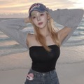 こんなにグラマラスなの？韓国の金髪チアガール、大胆スイムウェアで圧巻スタイルを堂々披露【PHOTO】 画像