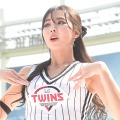 意外なボリューム感に釘付け…韓国チアガール、“そこ”に目が行くVネックSHOT「初恋の美貌だ！」【PHOTO】 画像