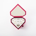 シルバニアファミリー×デルレイダイヤモンドショコラBOX　7,560円（税込）©DelRey　© EPOCH