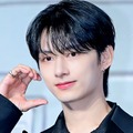 まるで彫刻…SEVENTEEN・ジュン、芸術的すぎる横顔に「存在自体がアート」の声【PHOTO】