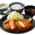 秋鮭の柔らかくジューシーな旨み！とんかつ神楽坂さくら、「北海道産秋鮭フライ」を9月3日から販売 画像