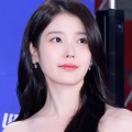 IU、“13年の付き合い”になる男性ボディガードとのツーショットに胸キュン「2人とも可愛すぎ」【PHOTO】 画像