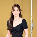 奇跡の43歳…女優ソン・ヘギョ、ショートパンツ姿の“脚組みSHOT”で美脚あらわに【PHOTO】 画像