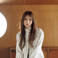 元櫻坂46・小林由依、“大人可愛い”秋コーデを披露！1stミニアルバム『yousti』への思いを語る 画像