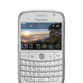 BlackBerry Boldのホワイトバージョン