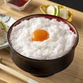 地鶏の親子丼【白】お刺身付き 1,100円(税込)