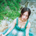 『川上千尋 ファースト写真集 永遠未遂』(徳間書店)/ 撮影:岡本武志