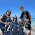 丸高愛実、沖縄・宮古島での家族旅行を満喫！1歳息子のプールデビューも 画像