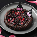 クロミのまっくろスイーツピザ～チョコベリー～　480円（税込）© 2025 SANRIO CO., LTD. APPROVAL NO. L661186