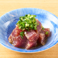旬のかつおを食べ比べ！磯丸水産、“塩ユッケ”や“月見丼”など「かつお料理」が22日より提供 画像