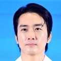 “韓流四天王第2世代”俳優ソン・スンホン、深い悲しみのなか母を見送る…本日（23日）出棺式