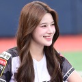 超ミニ短パンから圧巻美脚が…韓国の24歳チアガール、男性誌で自慢のメリハリ美貌を大胆披露【PHOTO】 画像