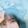日向坂46「五期生のぽかぽか写真館」本日より撮りおろしグラビア掲載がスタート！松尾桜がオフショルワンピ姿を披露 画像