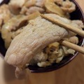 肉の種類がランダムに入っている　撮影＠渡邉