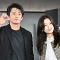 俳優の小栗旬＆『トンイ』女優ハン・ヒョジュ、日韓の美男美女2SHOT！仲睦まじい姿が話題【PHOTO】 画像