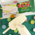 砕いたキャンディの新食感！ファミマ、「サクマドロップスアイスバー」30日より発売 画像