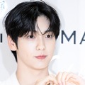 TXT・スビン、“彼氏感MAX”のお散歩SHOTにファン悶絶！「メロすぎ」「これは彼氏」と反響【PHOTO】 画像