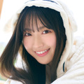日向坂46・蔵盛妃那乃、耳付きフードの愛くるしいルームウェア姿！撮り下ろし写真が公開 画像