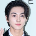 「これは危険」ENHYPEN・ジョンウォン、“色気爆発”！がっしり体形と甘い眼差しでファン魅了【PHOTO】 画像