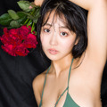 福井梨莉華、初カレンダーブックを発売決定！花をテーマに“豊満ボディ”披露 画像