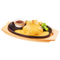 4種チーズソースの手ごねハンバーグ150g　（税込979円）