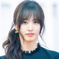 おみ脚の長さバグってる…超ミニワンピで足組み、IVE・リズの近況に反響「超最強」【PHOTO】 画像