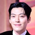 俳優キム・ウビン、特別なファンサービスで虜に！ハグや10秒アイコンタクトにキュン 画像