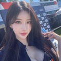 直視できない“恵体”にクギヅケ…韓国の美しきレーシングモデル、人々を虜にする圧巻のスタイル【PHOTO】 画像